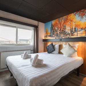 Basic Kamer met een King Size Bed